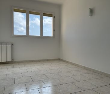 Location Appartement 3 pièces 57m² ANTIBES 06600 - Photo 4