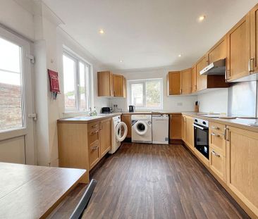5 bedroom terraced house to rent - Photo 1