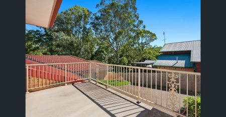 2 bedroom Townhouse - Photo 2