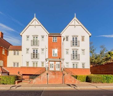 Chatham Way, Brentwood, CM14 - Photo 2