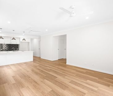 Stunning 4 Bedroom Home - Photo 4