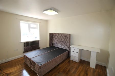 Scholars Walk, Langley - Photo 2