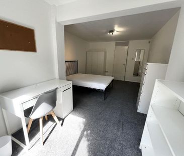 4 bedroom terraced house to rent - Photo 4