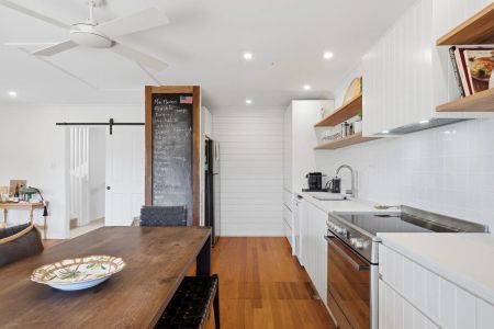 Stylish Contemporary Living in Macmasters Beach - Fully Furnished 6 Month Lease Term Only - Photo 5