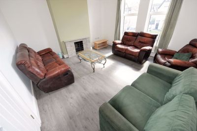 2 bedroom Flat in Brudenell Road, Leeds - Photo 3