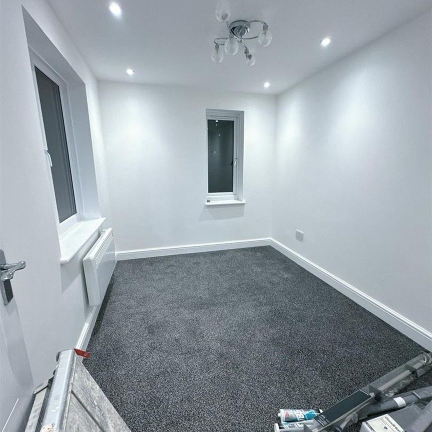 1 Bedroom Apartment - Purpose Built To Let - Photo 1