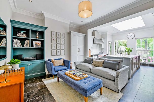 A truly outstanding home presented to an exacting standard and newly available to the rental market. - Photo 1