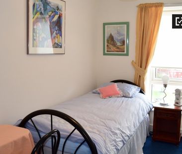 Room to rent in 4-bedroom house in Balgriffin, Dublin - Photo 1