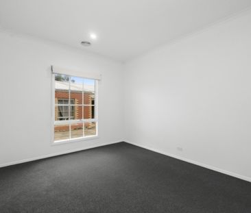 Renovated 3 Bedroom Townhouse in Great Location - Photo 4