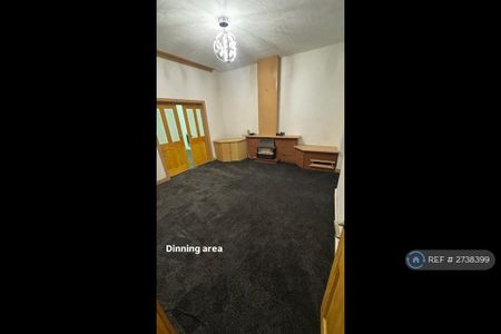 4 bedroom terraced house to rent - Photo 2