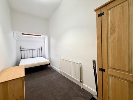 2 bedroom flat to rent - Photo 5