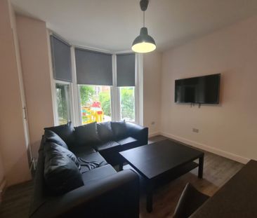 4 Bed - Flat 1, 47 Clarendon Road, Woodhouse, Leeds - LS2 9NZ - Stu... - Photo 1