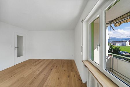 Zentral & renoviert: 4.5-Zimmer-Wohnung in Top-Zustand - Photo 3
