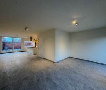 Gerenoveerde bel-etagewoning met 3 slaapkamers, garage en terras. - Photo 3