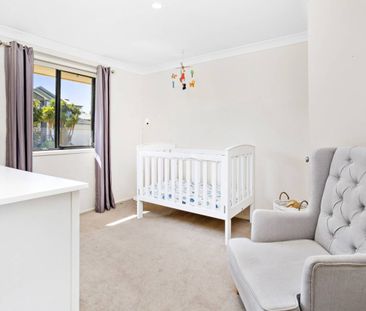 Low maintenance family living - Photo 6