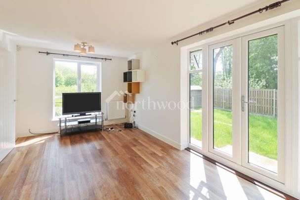 3 bedroom semi-detached house to rent - Photo 1