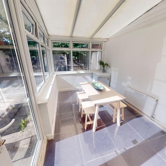 4 bedroom semi-detached house to rent - Photo 1