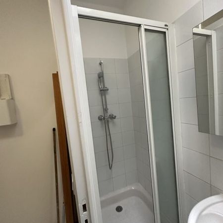 Grande chambre de service de 21m2, avenue Georges V - Photo 3