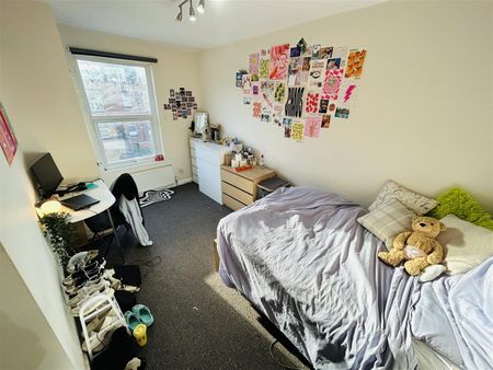 Royal Park Mount, Hyde Park, LS6 1HL, Leeds - Photo 4