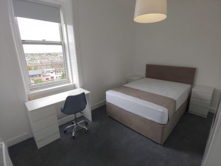 3 bedroom flat to rent - Photo 5