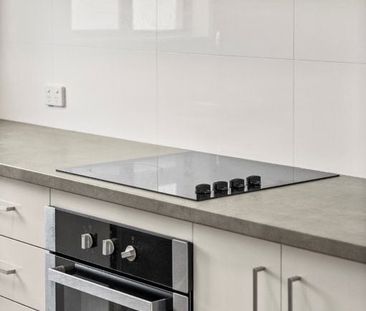 Seaside Abode In The Heart Of East Woonona - Photo 5