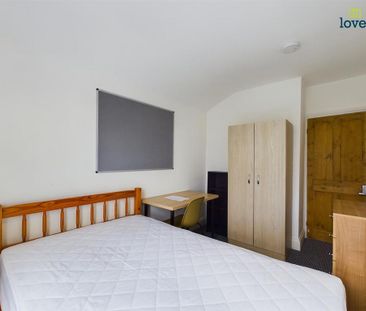 4 bedroom terraced house to rent - Photo 2