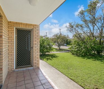 RENOVATED GROUND FLOOR APARTMENT - CLOSE TO KINGSCLIFF BEACH - Photo 6
