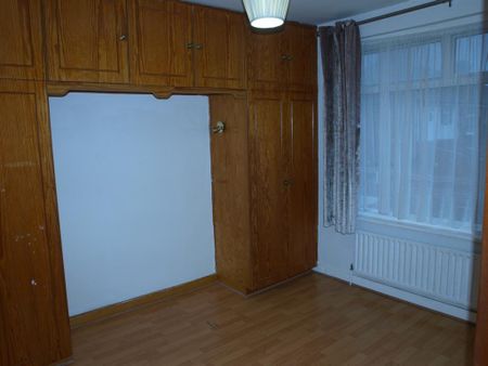 3 bedroom terraced house to rent - Photo 5