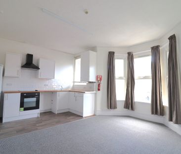 Flat 2 125 Claude Road, Cardiff CF24 3QE - Photo 5