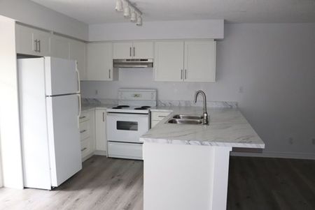 For Lease - 1450 Bishops Gate Unit# 102, Oakville, Ontario - Photo 5