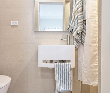 10B Hunter Road, Nords Wharf NSW 2281 - House For Rent | Domain - Photo 2