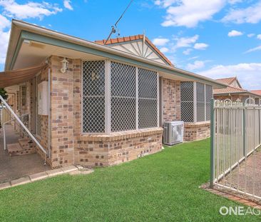 Spacious Coastal Villa – Walk to the Beach! - Photo 3