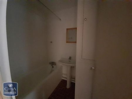 Location Appartement 1 pièce 31m² BOURG EN BRESSE 01000 - Photo 3