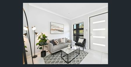 Modern 4-Bedroom house for Rent – Just footsteps to Leumeah Station. - Photo 4