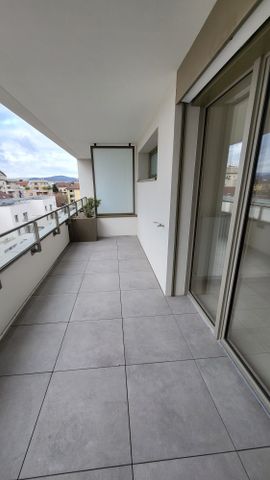 Location Appartement 1 pièce 42m² ANNECY 74000 - Photo 4