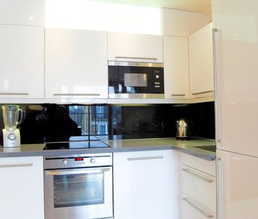 1 Bed Penthouse, Sinclair Gardens, W14 - Photo 6
