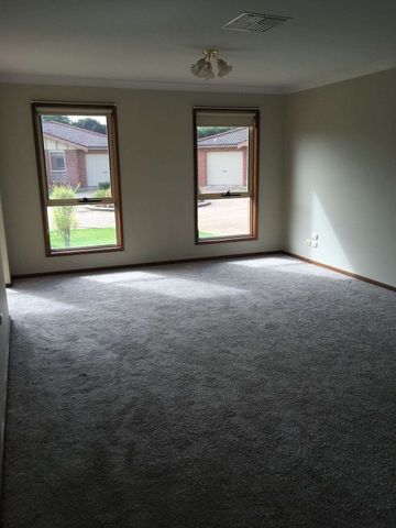 LOW MAINTENANCE, CENTRAL CONVENIENCE - Photo 4