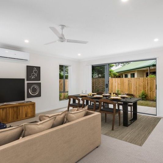 Spacious 2-beds townhouse for rent - Photo 1