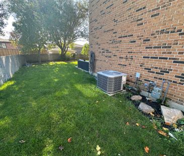 For Lease - 437 Woodbridge Avenue Unit# Rear, Vaughan, Ontario - Photo 2