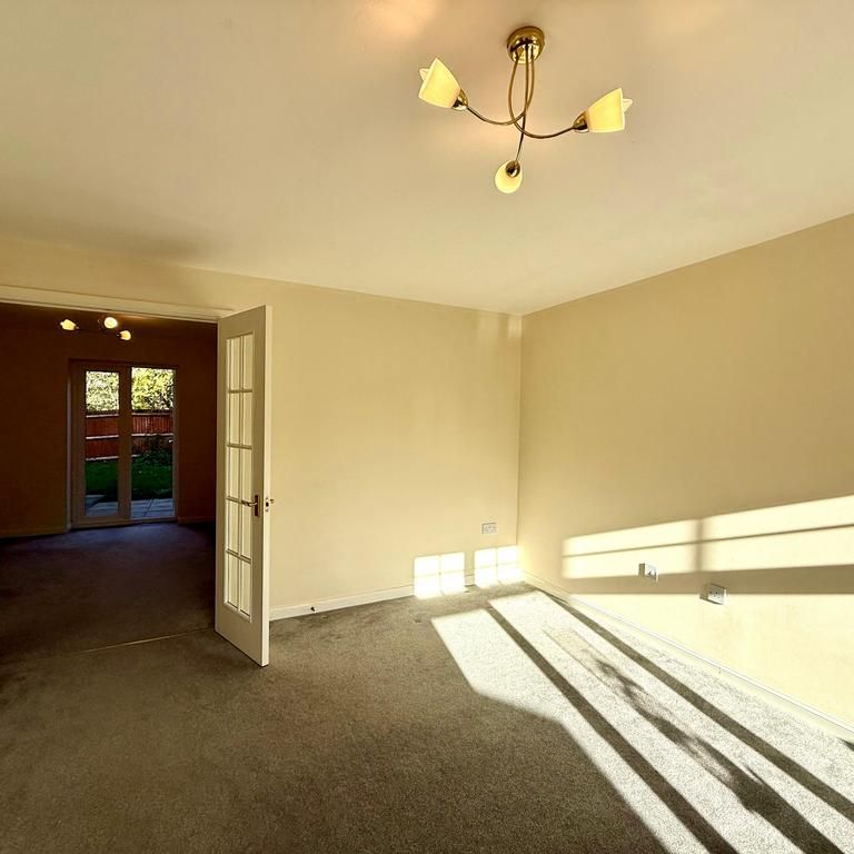 3 bedroom semi-detached house to rent - Photo 1