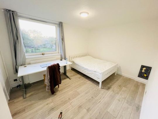 4beds Room Only - Photo 1