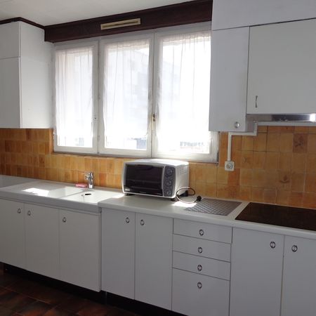 Location Appartement 1 pièce 60m² - Photo 4