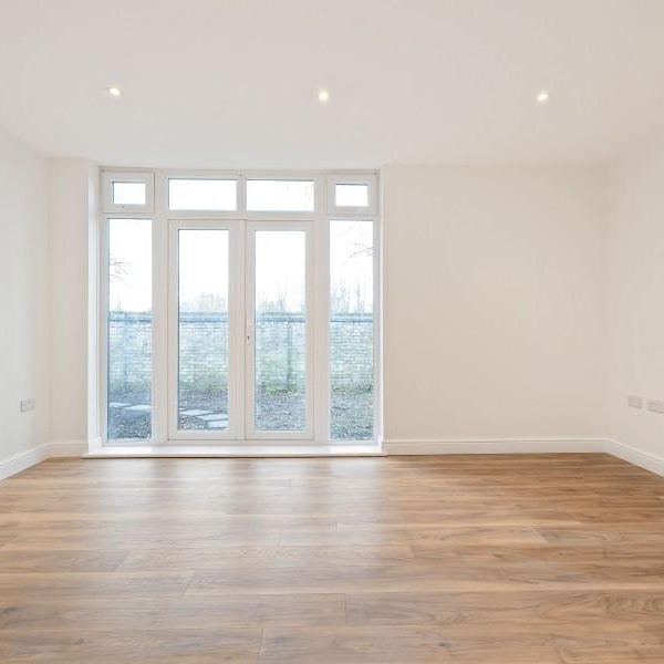 2 bedroom flat to rent - Photo 1