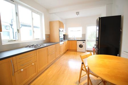3 bedroom terraced house to rent - Photo 3