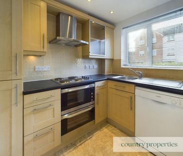 2 bedroom ground floor flat to rent - Photo 3