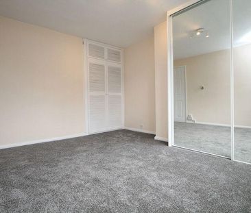3 bedroom end of terrace house to rent - Photo 5