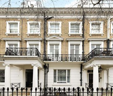 A studio apartment with a private balcony, own kitchen and shared b... - Photo 5