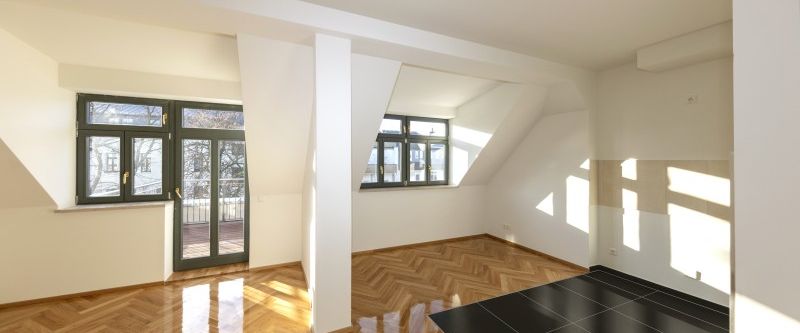 Traumhafte Wohnung im Dachgeschoss mit Balkon und Fußbodenheizung! - Photo 1