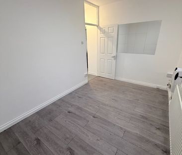 2 Bed Flat, Lawless House, E14 - Photo 2