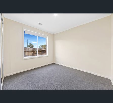 2 Bindley Crescent, Weir Views, Vic 3338 - Photo 1